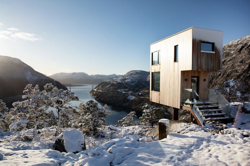 15 Modern House Design With An Amazing View - Decor Hint Scandinavian-Style Home with Fjord Views