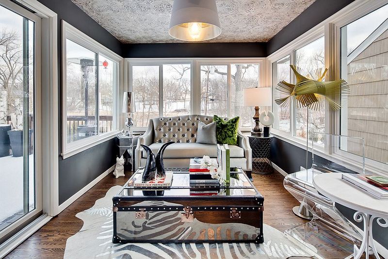 22 Living Room Features That Are Super Outdated, According To Designers - Decor Hint Mirrored Furniture