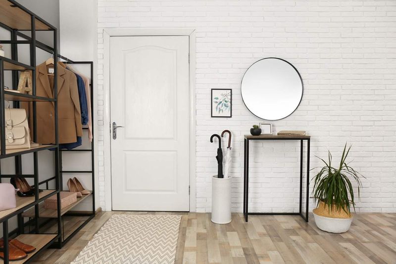 8 Entryway Ideas That Just Work In Small Florida Houses - Decor Hint Wall-Mounted Drop Zones