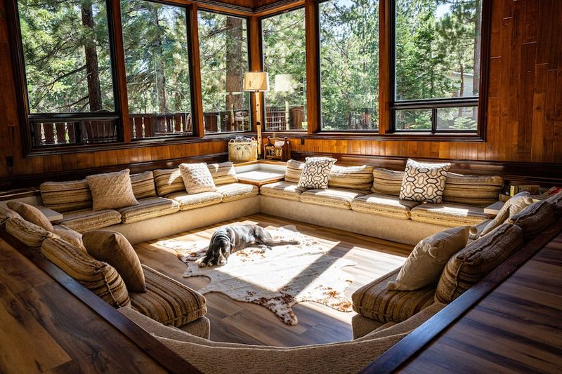 8 Pieces In Montana Homes That Lost Worth Fast And 3 That Had None From The Start - Decor Hint Sunken Living Rooms