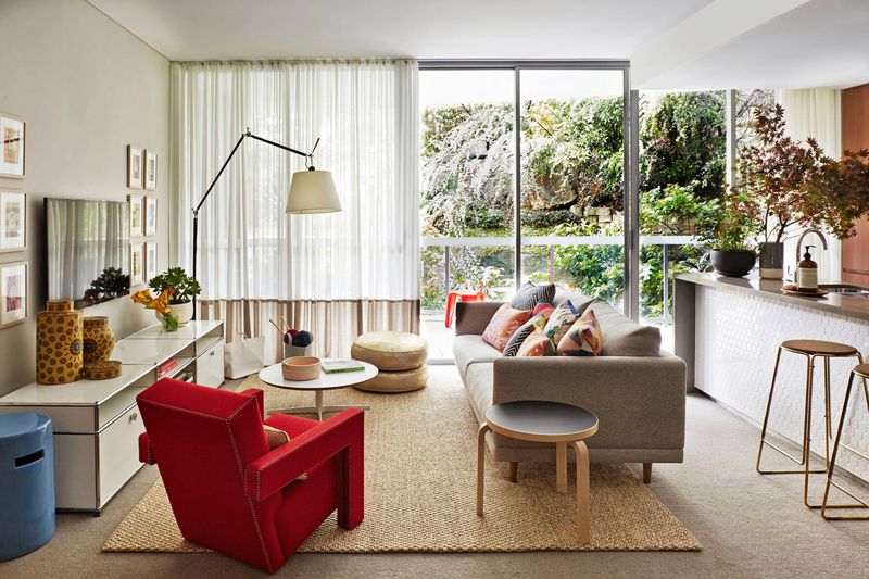 12 Quick Styling Updates from Los Angeles Homes That Instantly Elevate a Room - Decor Hint Use Rugs to Define Space