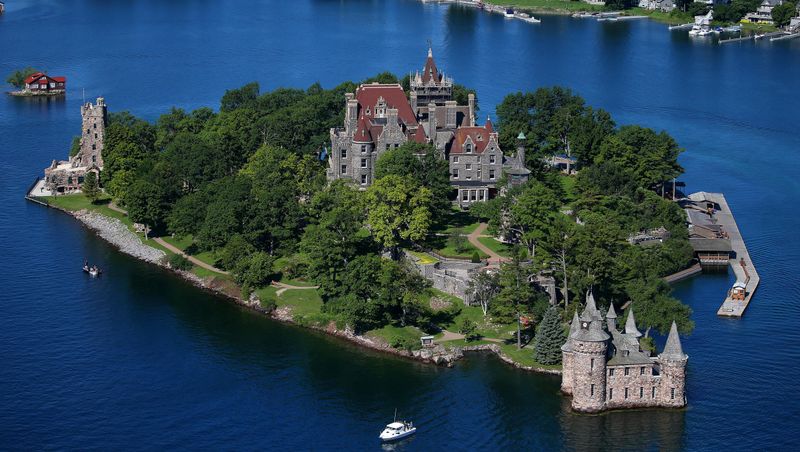 Inside 25 Luxurious Homes Of The Richest Gilded Age Families In USA - Decor Hint Boldt Castle: Monument To Tragic Love