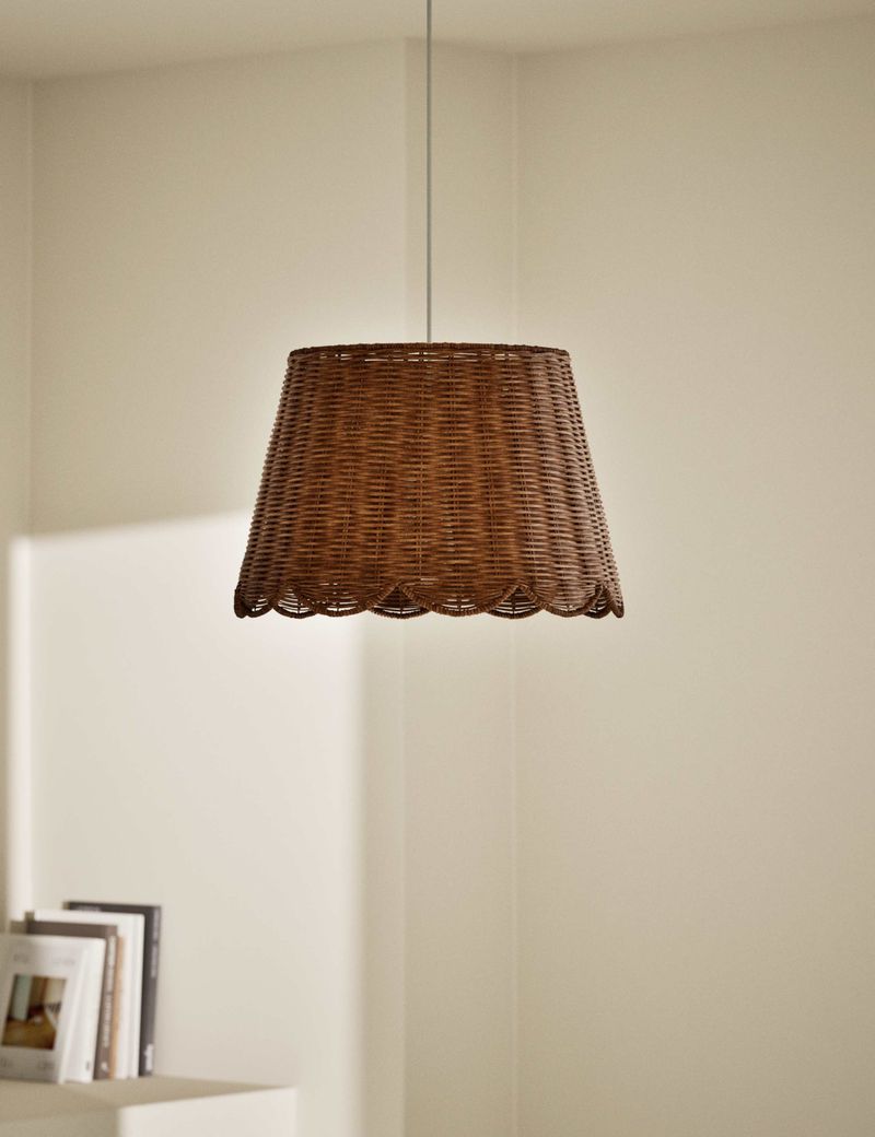 Scalloped Lampshade Details