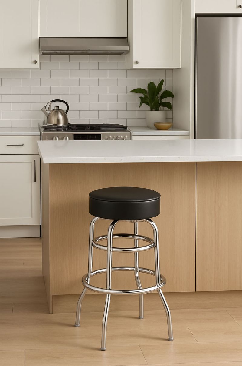 Retro Comeback: 16 Home Items That Are Big Again In The Pacific Northwest - Decor Hint Retro diner-style barstools