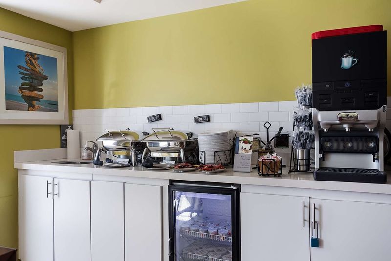 Kitchen Paint Colors That Designers Say To Skip - Decor Hint Aggressive Mustard Yellow