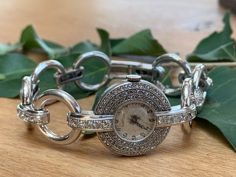 8 Antiques That Go For Big Money - Plus 5 That Could Be Hidden Goldmines - Decor Hint Art Deco Jewelry