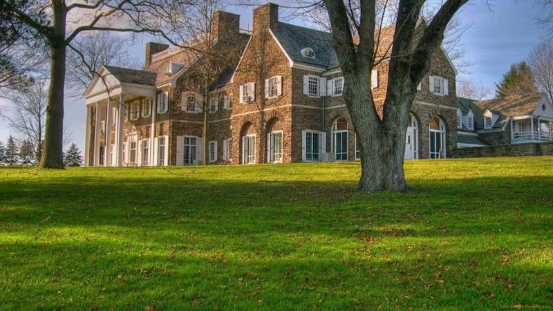 16 Bourbon-Era Mansions In Kentucky That Crumbled Through The Ages - Decor Hint Rose Hill Mansion – Versailles