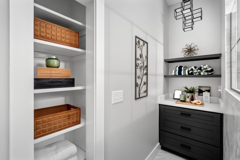 These 8 Bathroom Details Are Quietly Defining Modern Tennessee Homes - Decor Hint Custom Storage Solutions