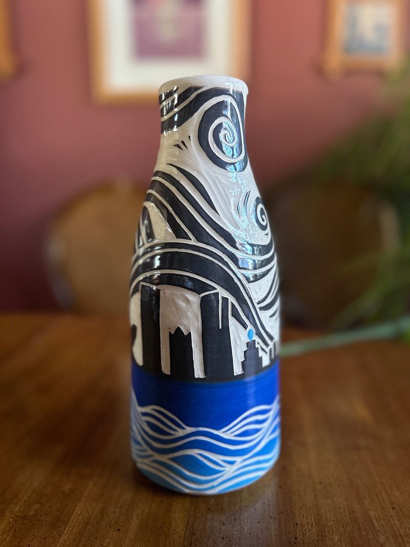 10 Must Toss Items In A Wisconsin Home And 10 Pieces To Treasure - Decor Hint Handcrafted Pottery Vases (Treasure)