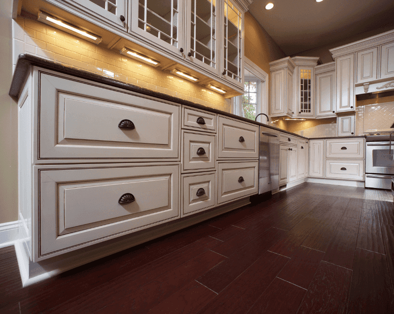 20 Outdated Kitchen Cabinet Styles Designers Say To Avoid - Decor Hint Glazed Finishes