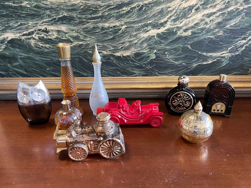 Indiana's Collectibles Market Faces Change With 14 Items Losing Value Fast And 6 Now Practically Worthless - Decor Hint Vintage Avon Bottles