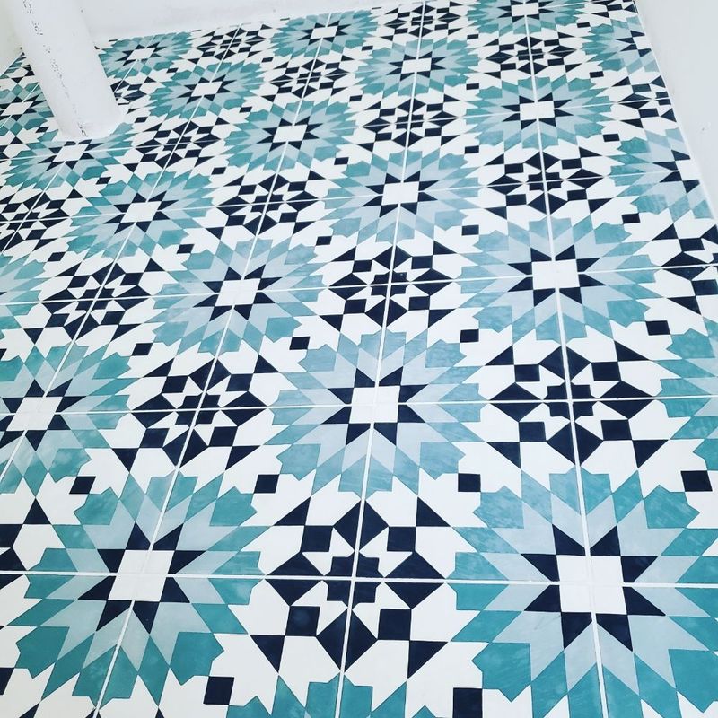 Louisiana Pros Reveal 29 Kitchen Decisions That Could Cost You A Sale - Decor Hint Busy Patterned Tile Floors
