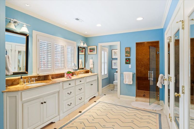 7 Decor Features Galena Buyers Are Quietly Avoiding These Days - Decor Hint Carpeted Bathrooms And Kitchens