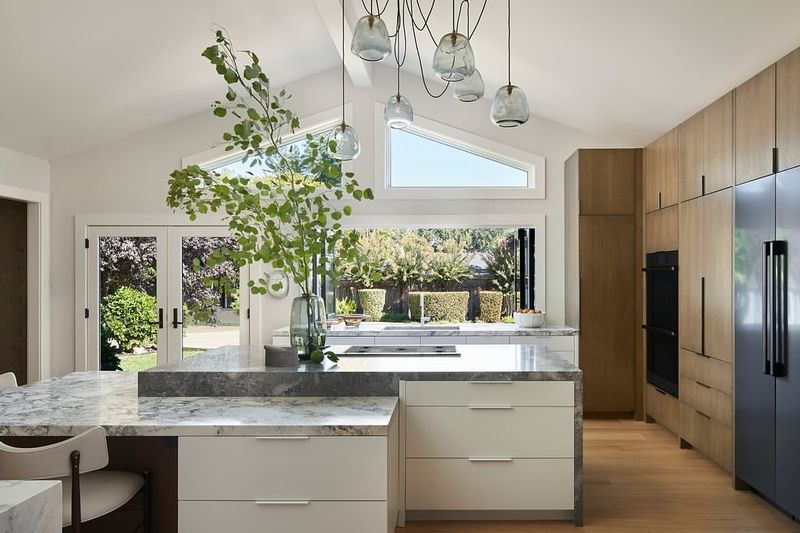 7 Things Making California Kitchens Look Cheap (Plus 7 That Instantly Elevate Them), According To Designers - Decor Hint Integrated Appliances