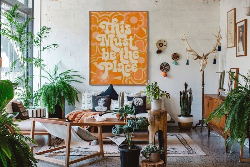 9 Classic Home Decor Items Illinois Shoppers Are Buying Again - Decor Hint Retro Wall Art