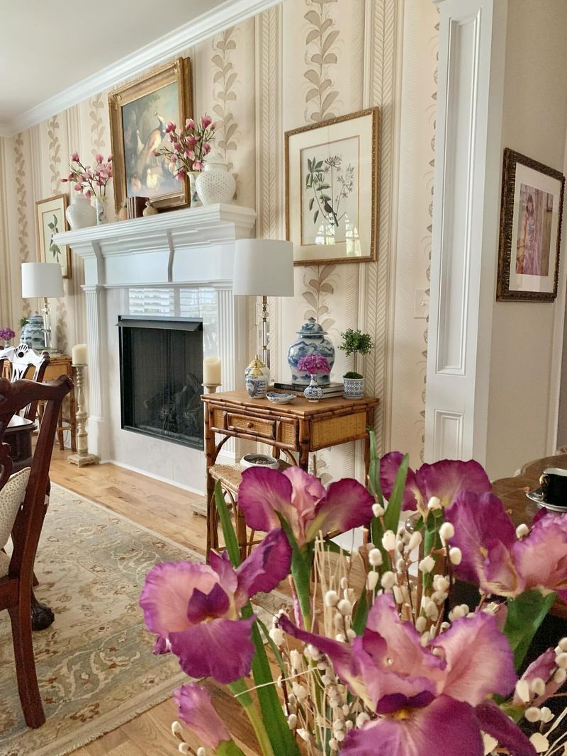 14 Southern Decorating Tips That Have Stood The Test Of Time - Decor Hint Fresh Flowers in Every Room