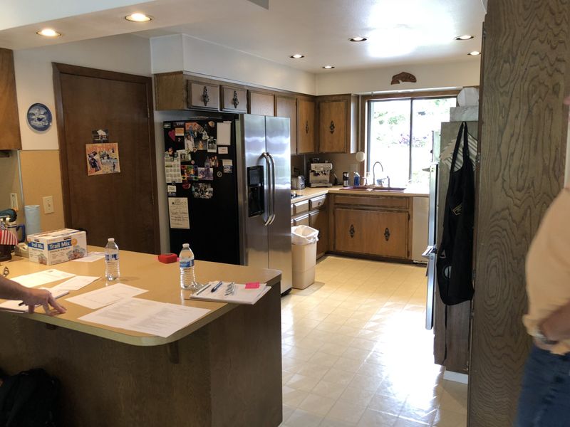 11 Types Of Homes Expected To Plummet In Value By The End Of 2025 (And 9 Types That Will Grow Even More) - Decor Hint Homes With Outdated Floor Plans
