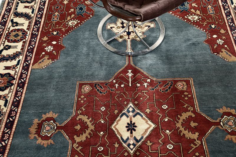 20 Types Of Antiques That Only Get More Valuable Over Time, According To Professionals - Decor Hint Antique Rugs