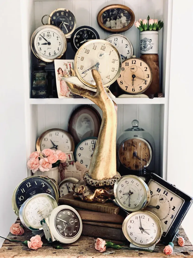 How To Style 14 Of The Most Common Items You'll Find At Thrift Stores In Your Home - Decor Hint Clocks