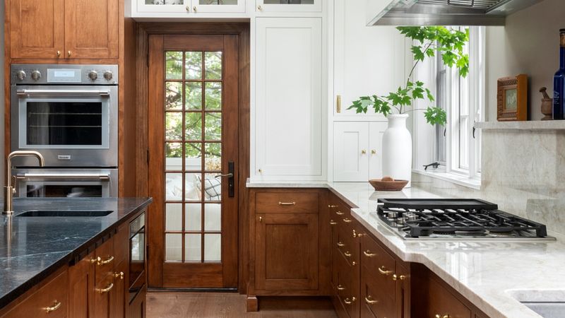These 6 Looks Are Still Big In Pennsylvania Homes And 4 That Are Fading Fast - Decor Hint All-White Kitchens Losing Luster