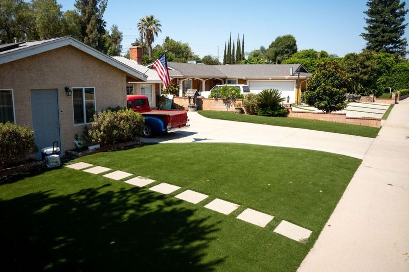 Say Goodbye To These 8 California Home Trends (Before 3 More Join Them By 2030) - Decor Hint Synthetic Turf Lawns Wither Away