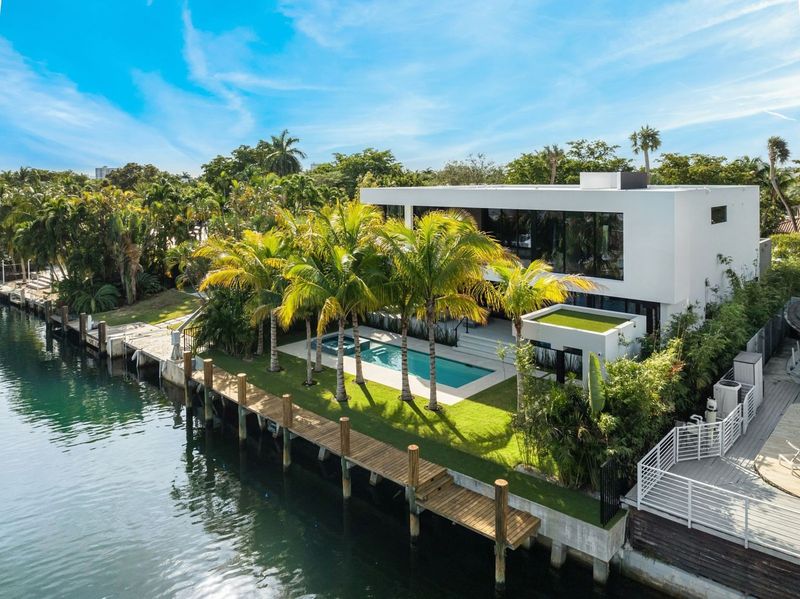 Luxury Lake Mansion