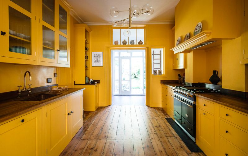 6 Kitchen Colors That Are Out In Antioch - And 3 That Were Always A Hard Sell - Decor Hint Canary Yellow Or Lemon Hues