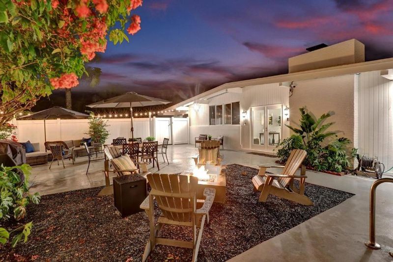 4 Types Of Homes In Pompano Beach Losing Value (Plus 9 That Are Expected To Rise In Demand) - Decor Hint Townhomes With Private Outdoor Space