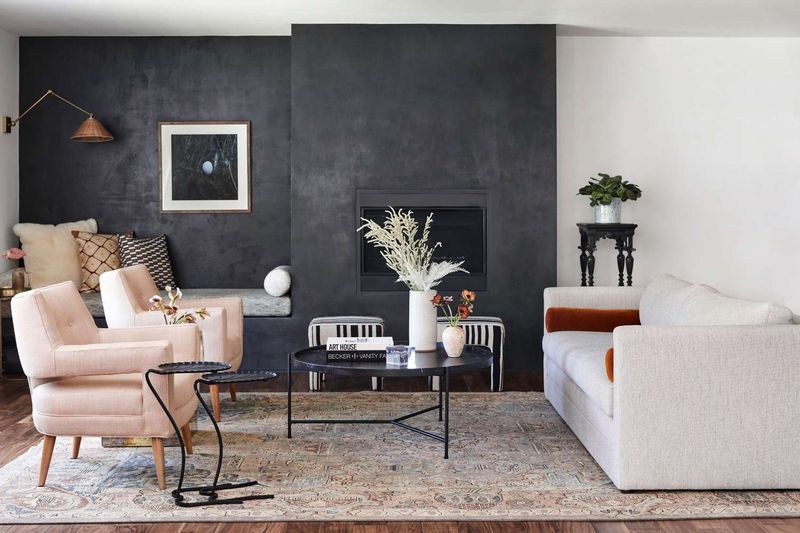 These Are The 22 Things Designers Say You Should Never Put In A Small Living Room - Decor Hint Dark Paint Colors That Shrink Visual Space