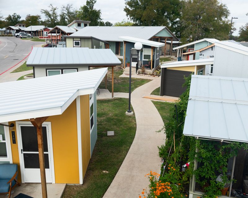 Texas Real Estate Forecast: 7 Homes Likely To Decline By The End Of 2025 (And 13 Gaining Ground) - Decor Hint Small Urban Homes With Outdoor Space