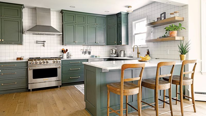 6 Things In Erie Homes That Are Making A Comeback + 4 That Have Always Had Timeless Style - Decor Hint Open Shelving In Kitchens