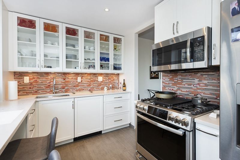 22 Design Moves New Yorkers Use To Modernize Wood Cabinets Before Painting - Decor Hint Installing Glass Inserts