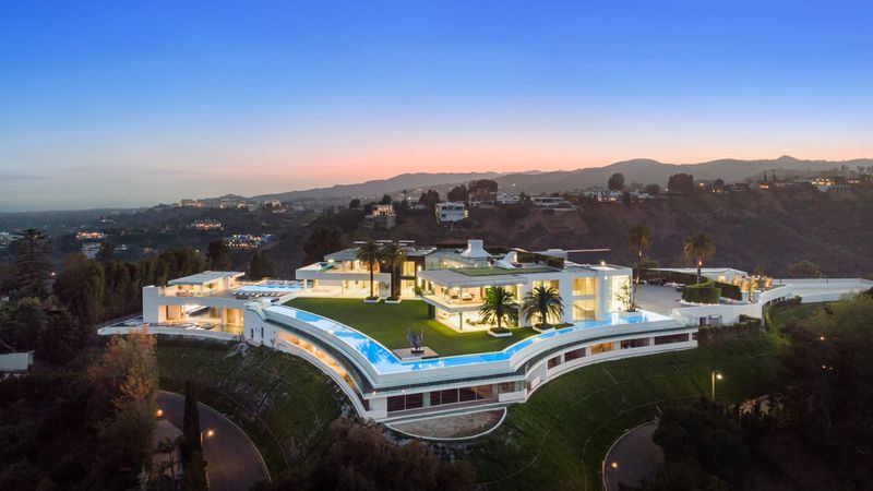 These 23 Mansions Are Breaking Price Records Especially In Beverly Hills And Miami - Decor Hint Beverly Hills Modern