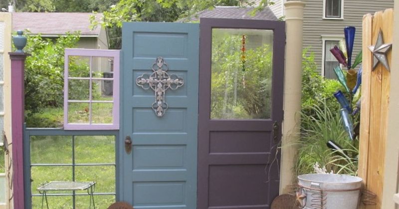 17 Backyard Fence Ideas For Privacy In Style - Decor Hint Vintage Door Mosaic Wall