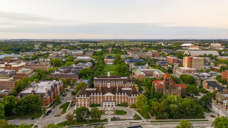 11 Home Types In Illinois Set To Fall In Value (And 9 That Could Be Smart Buys) - Decor Hint Homes Near Expanding Universities