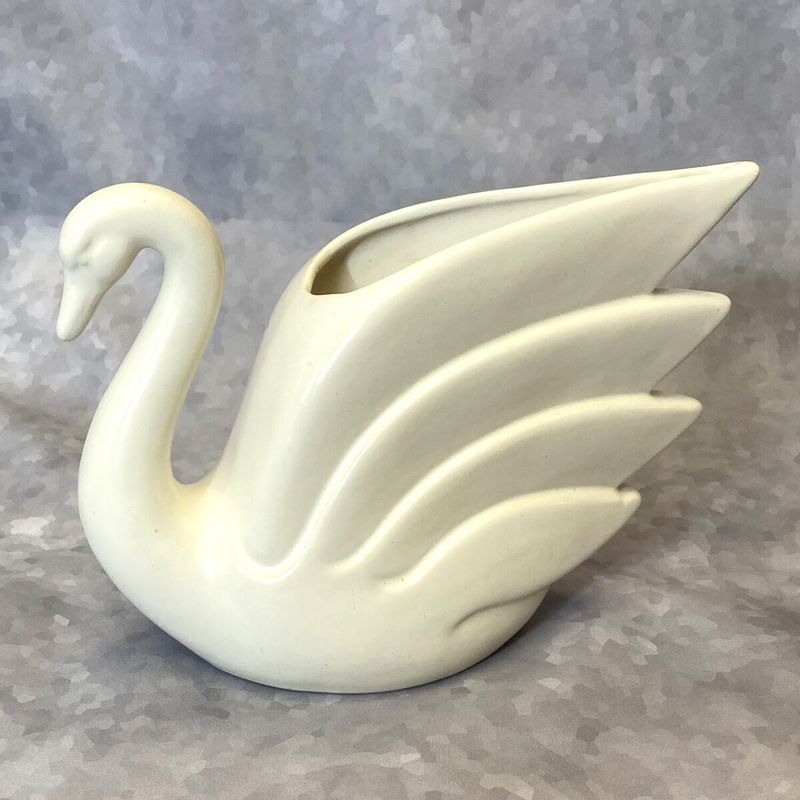 12 Vintage California Home Décor Pieces That Aren't Worth a Dime (And 5 That Still Shine) - Decor Hint Ceramic Swan Planters