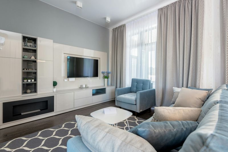 8 Home Decor Trends That Are Quickly Falling Out Of Style - Decor Hint Excessive Accent Pillows