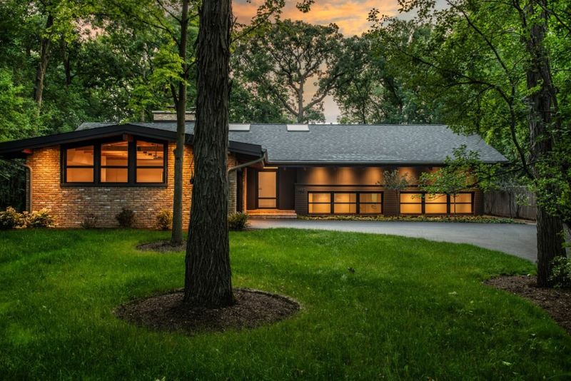 I've Watched Illinois Architecture Evolve And These 17 Styles Could Disappear By 2030 - Decor Hint Mid-Century Modern