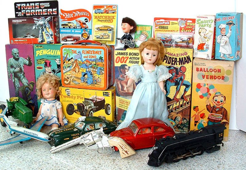 Thinking Of Selling Grandma's Antiques? Here Are 22 Things That Could Be Worth Thousands - Decor Hint Antique Toys