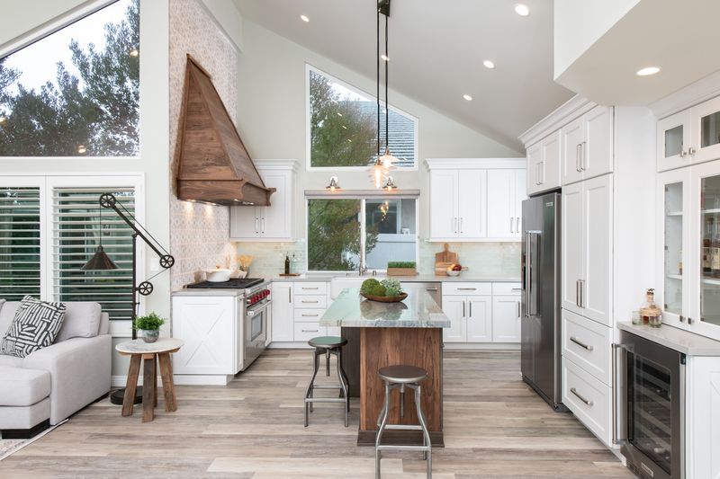 9 Kitchen Mistakes Nebraska Homeowners Make (And 9 Stylish Fixes) - Decor Hint Closed-Off Layouts That Cut Off Natural Light