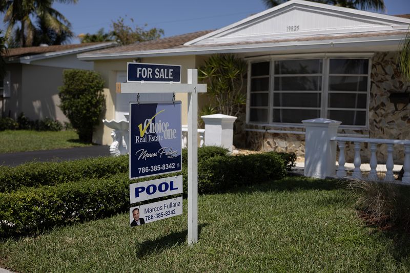 11 Types Of Homes Expected To Plummet In Value By The End Of 2025 In Florida - Decor Hint Aging Retirement Communities