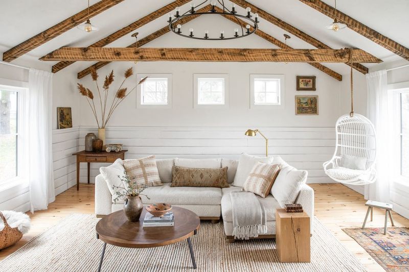10 Lasting Decorating Trends That Bring Rustic Charm To Mississippi Homes - Decor Hint Exposed Ceiling Beams