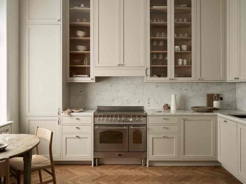 16 Kitchen Cabinet Colors That Look Amazing In Every Kitchen - Decor Hint Creamy Beige