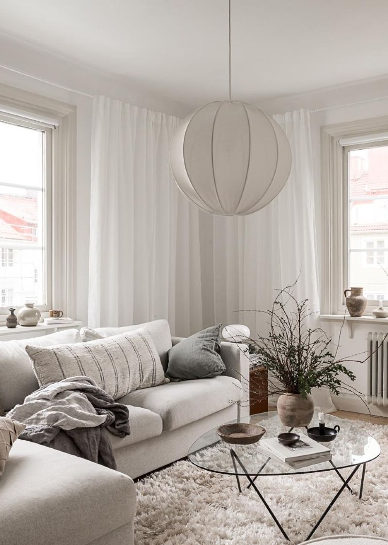 16 Simple Design Ideas To Open Up A Tight Space - Decor Hint Keep Window Treatments Minimal