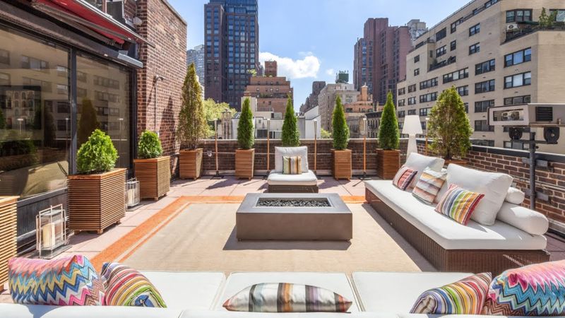 Multi-Level Rooftop Escapes