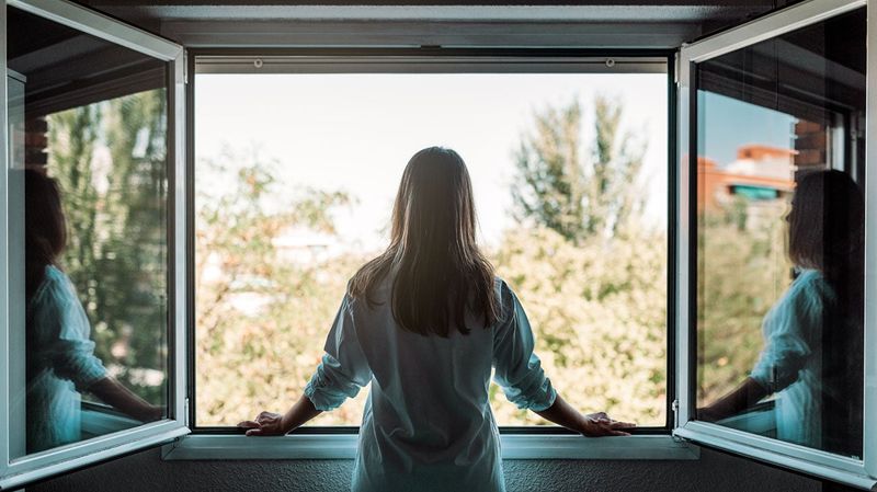 Clear Signs That Your Home Needs Renovation - Decor Hint Persistent Odors Or Poor Air Quality