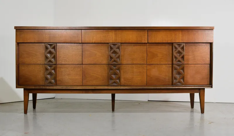 Mid-Century Modern Ranch Treasures
