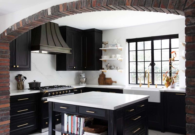 10 Earth-Toned Kitchens That Strike The Perfect Balance Between Modern & Timeless (Plus 10 That Are A Bad Choice) - Decor Hint Charcoal Accents In Earthy Color Palettes