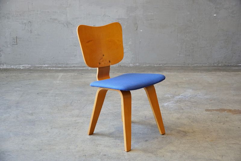 9 1900s Antiques That Looked Valuable But Weren't, And 4 That Really Were - Decor Hint Painted Plywood Mid-Century Chairs