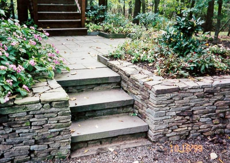 13 Home & Garden Ideas Inspired By The Heart Of Pennsylvania - Decor Hint Fieldstone Garden Walls